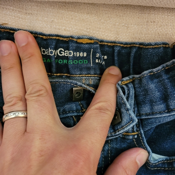 Baby GAP Boy's jeans size 2T w/dinosaur pattern - Picture 3 of 3